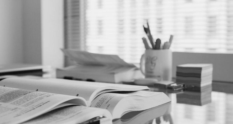 حقوق تحلیلی موضوع فعالیت شرکت های تجاری